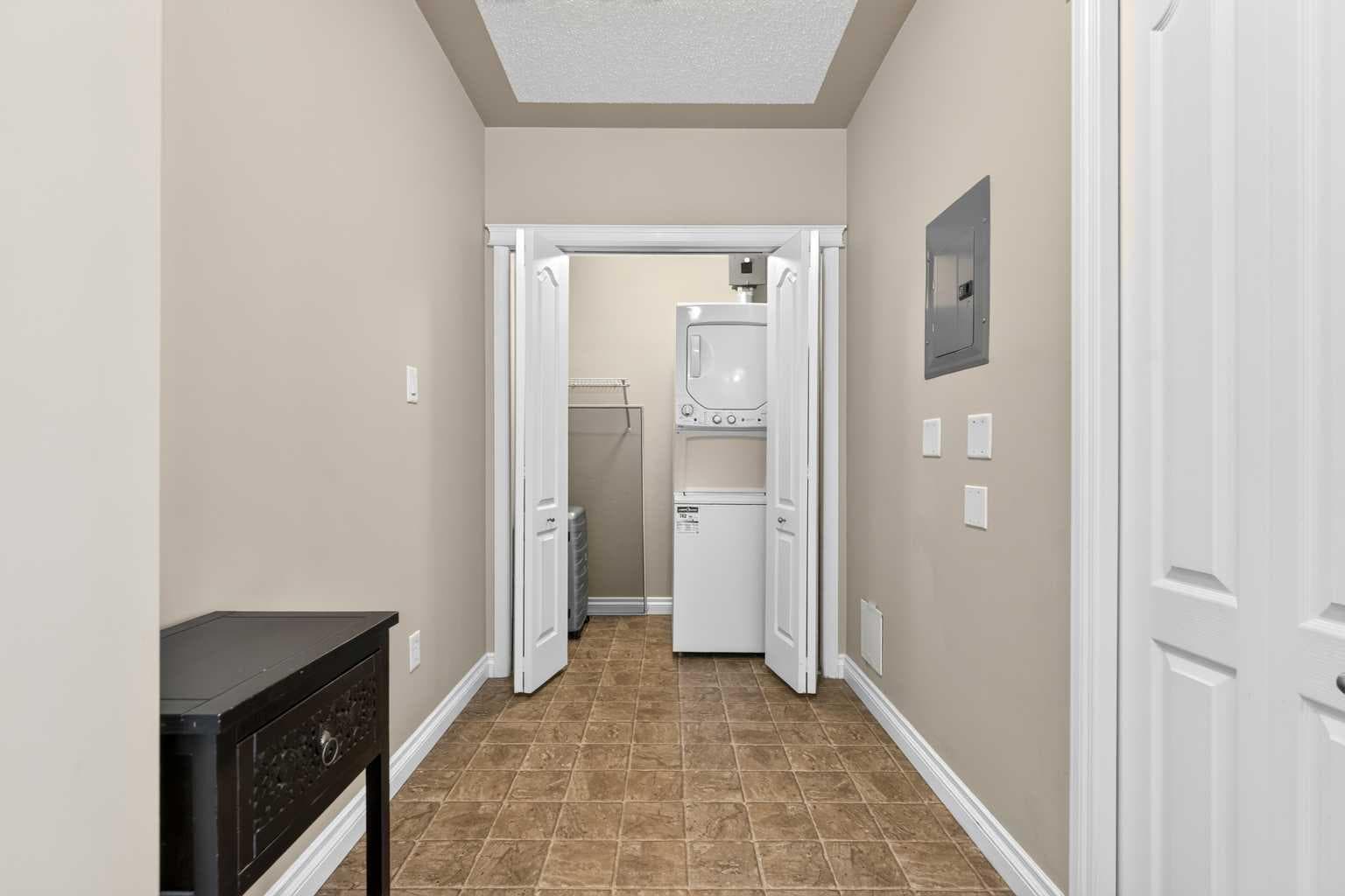 305, 30 Discovery Ridge Close SW
