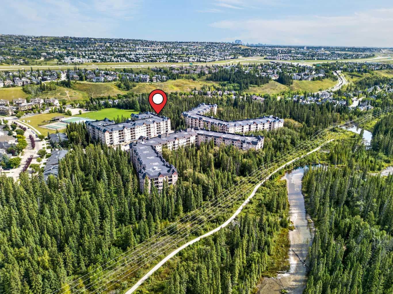 305, 30 Discovery Ridge Close SW