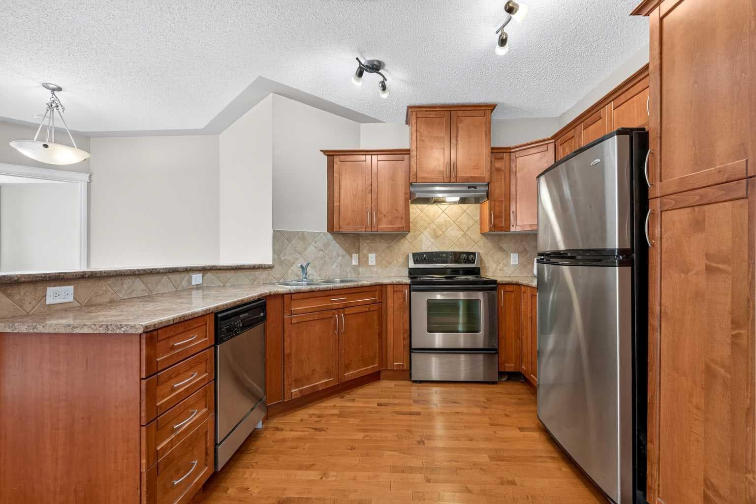 305, 30 Discovery Ridge Close SW