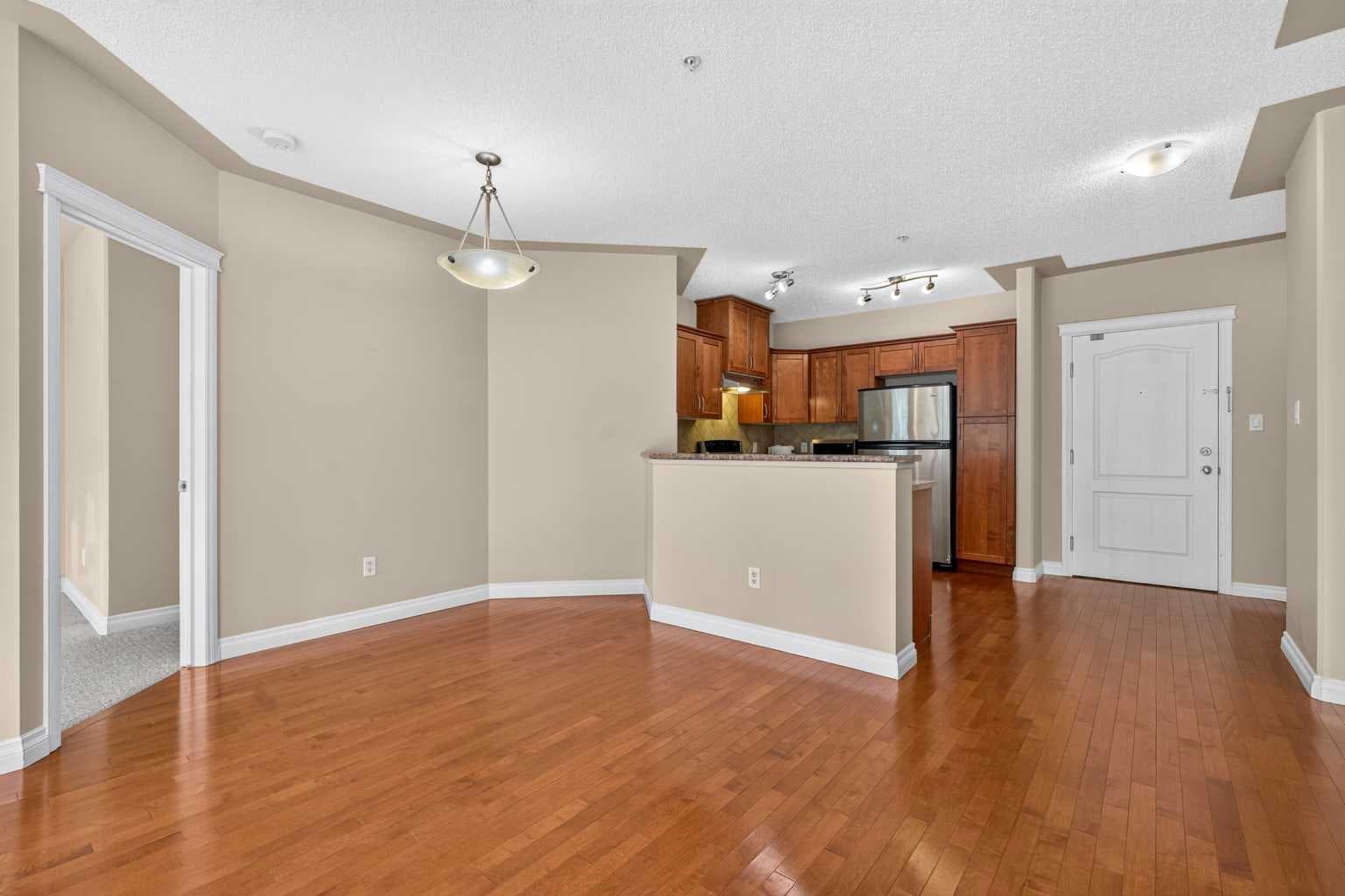305, 30 Discovery Ridge Close SW