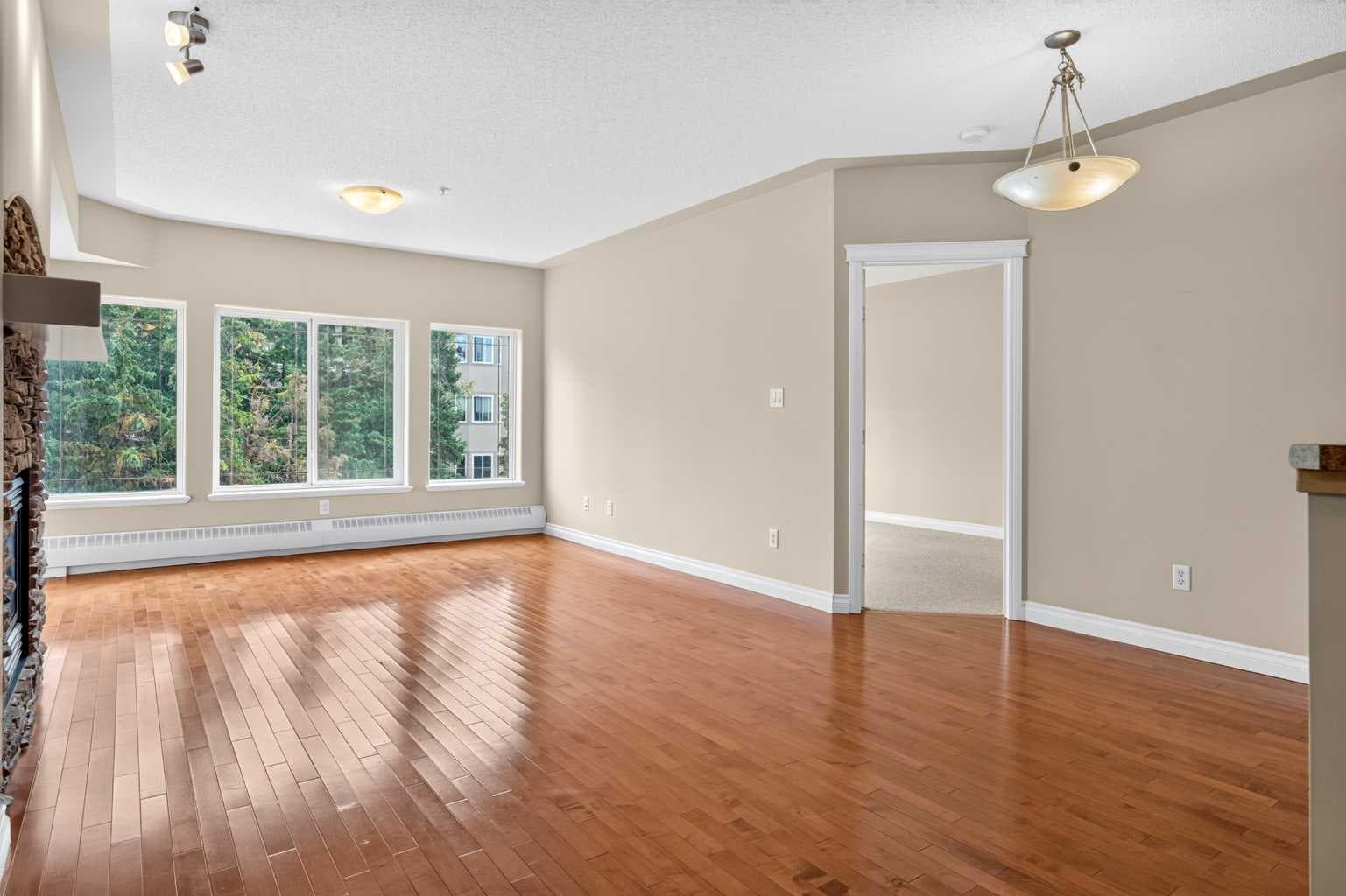 305, 30 Discovery Ridge Close SW