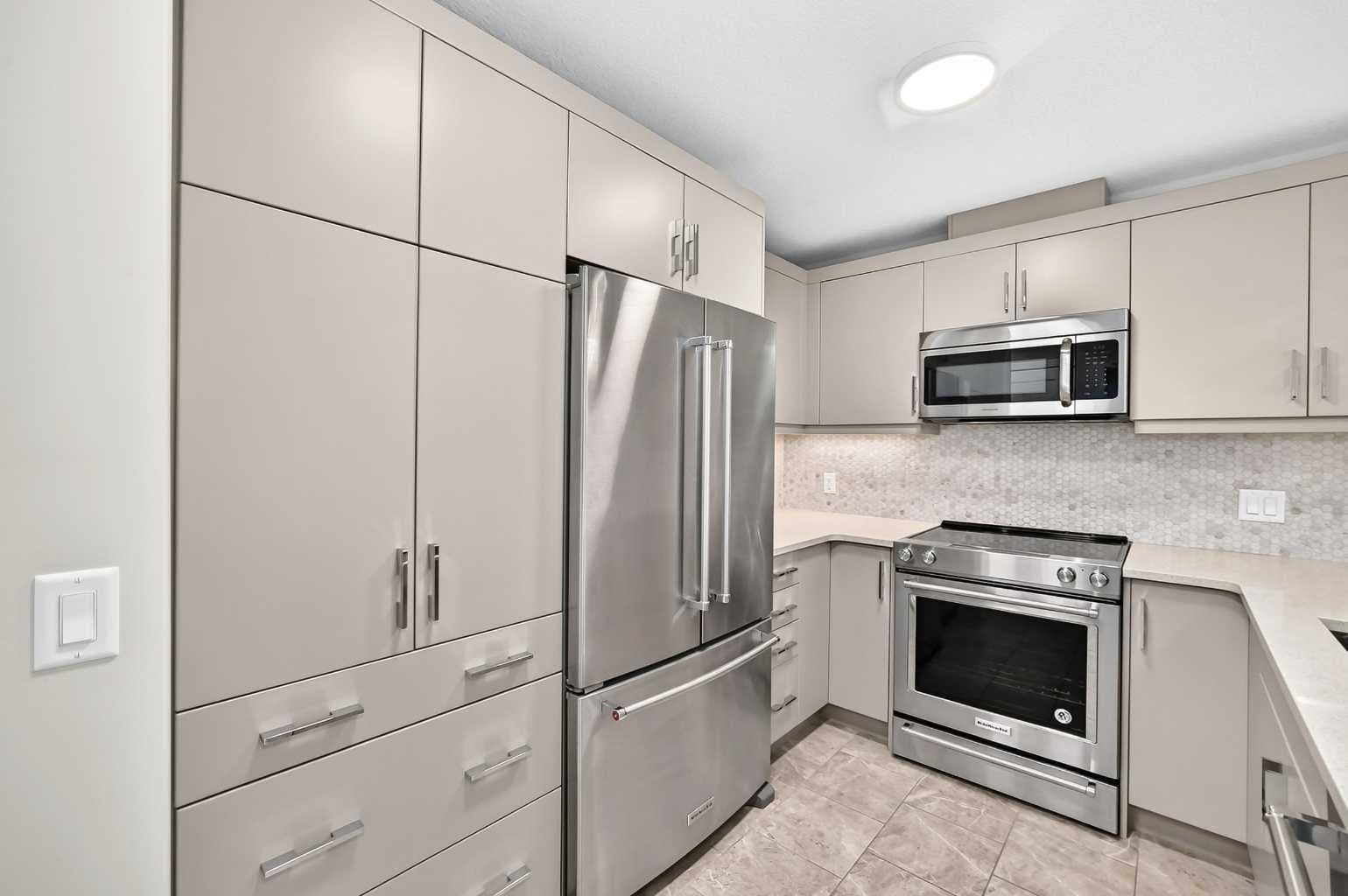 3305, 450 Kincora Glen Road NW
