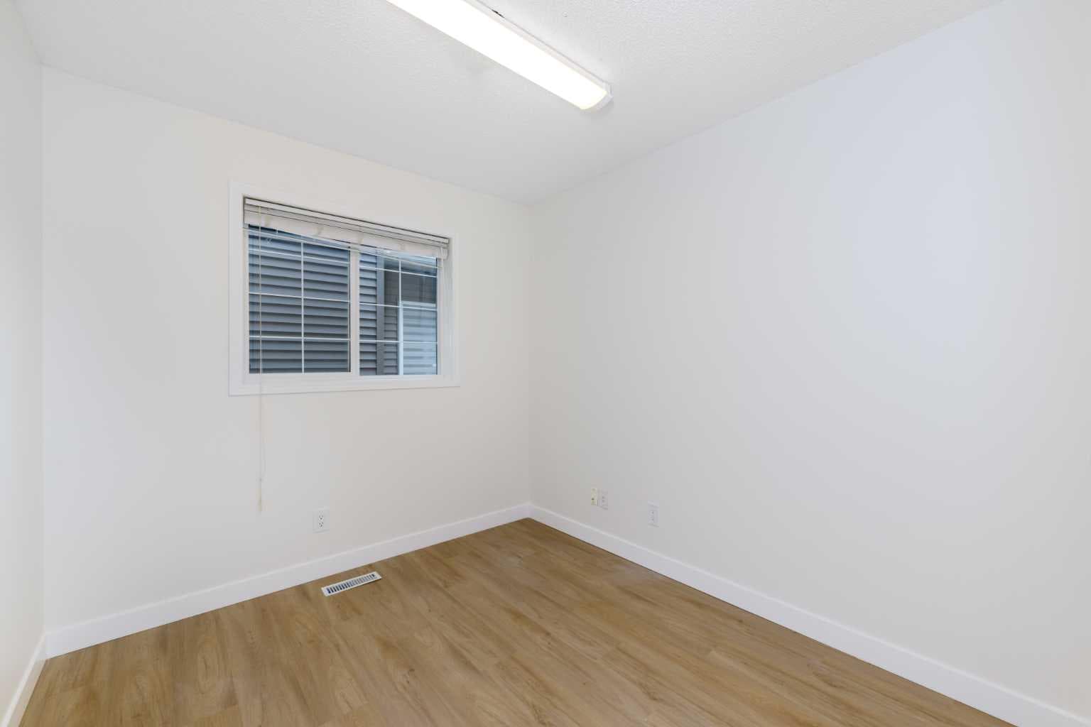 28 Coral Reef Link NE