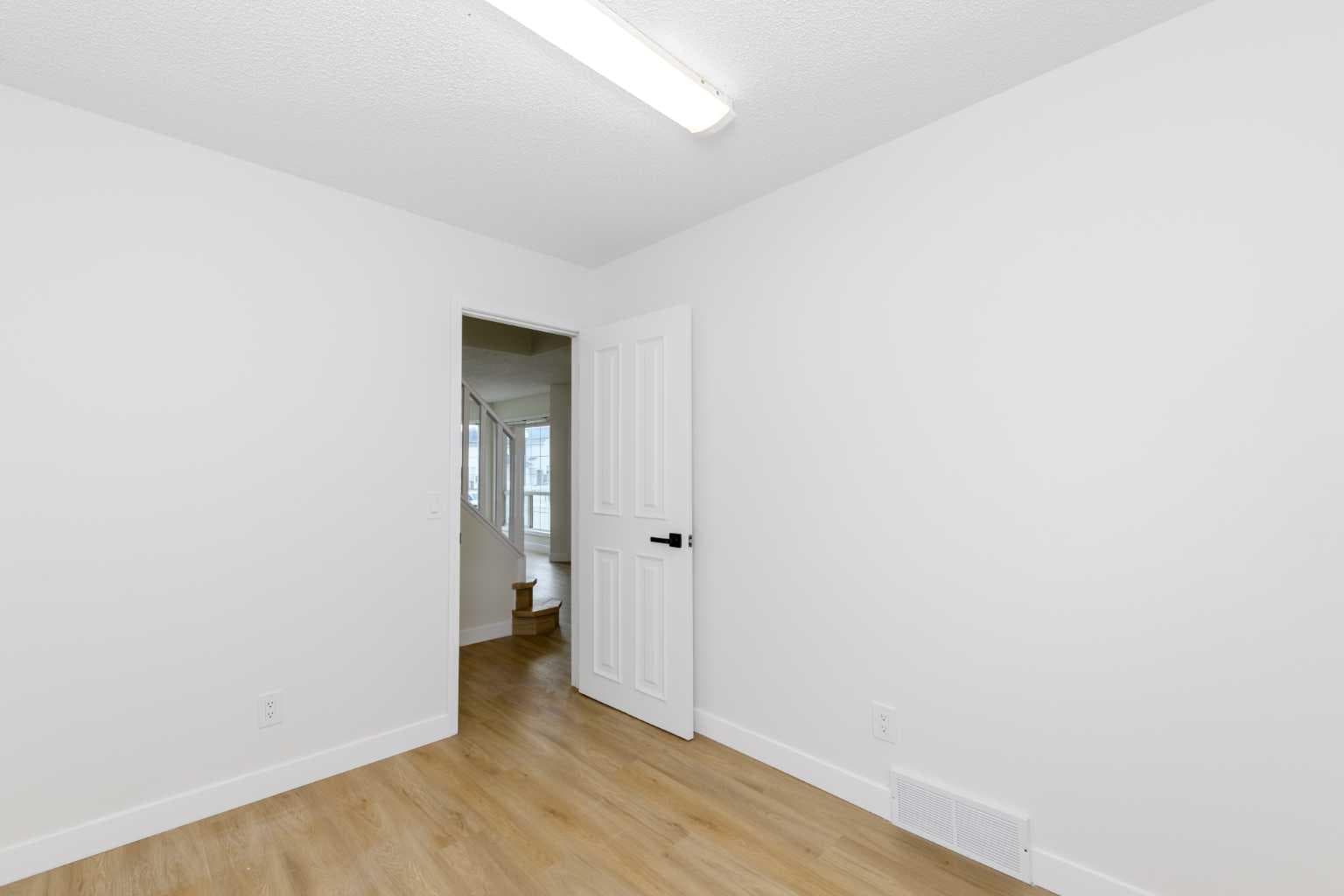 28 Coral Reef Link NE
