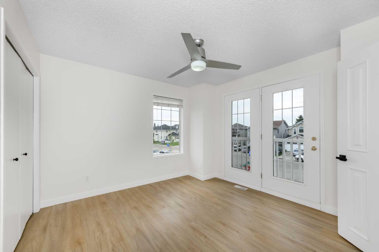 28 Coral Reef Link NE