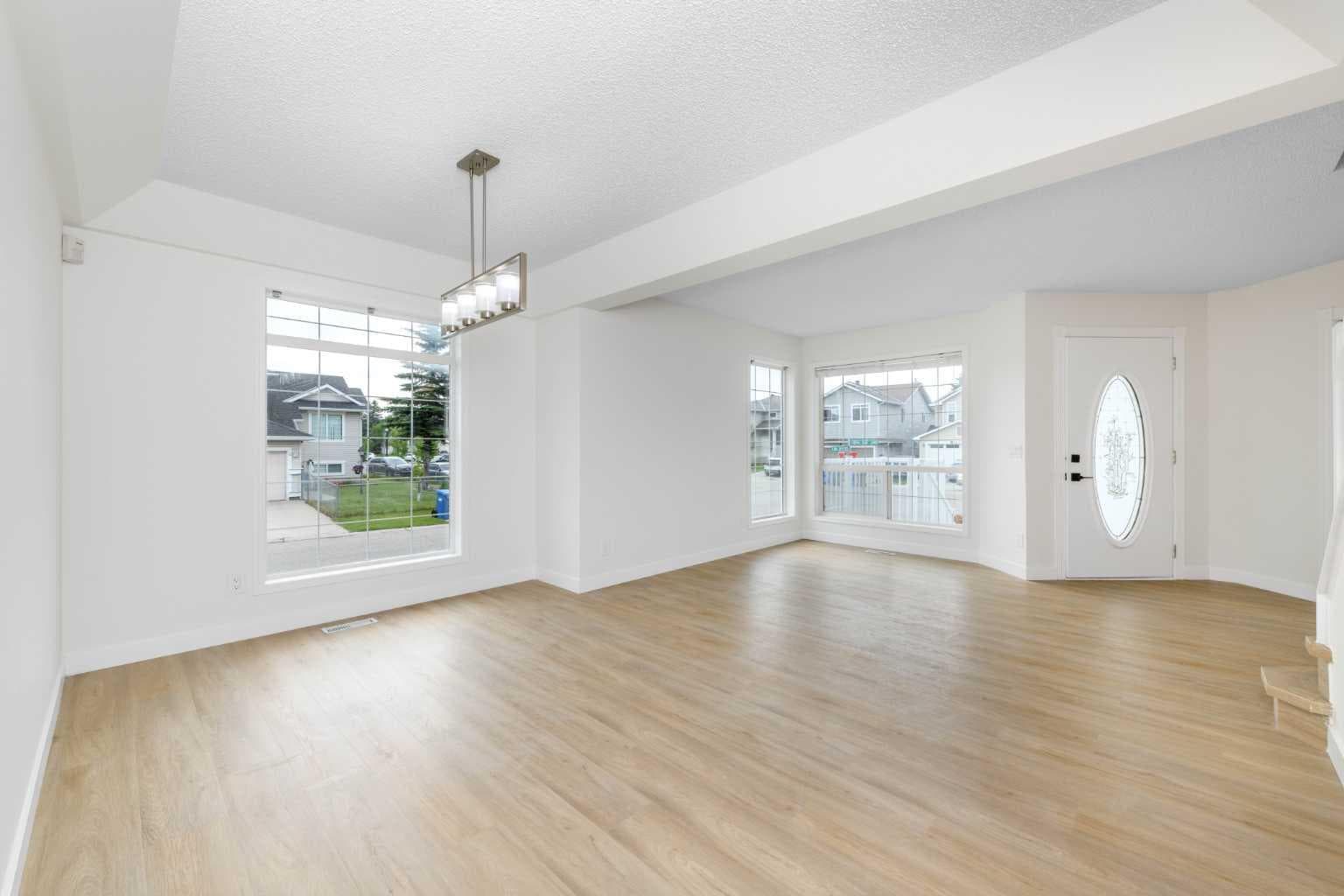 28 Coral Reef Link NE