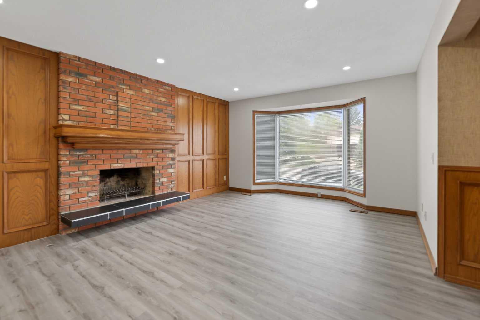 51 castlebury Way NE
