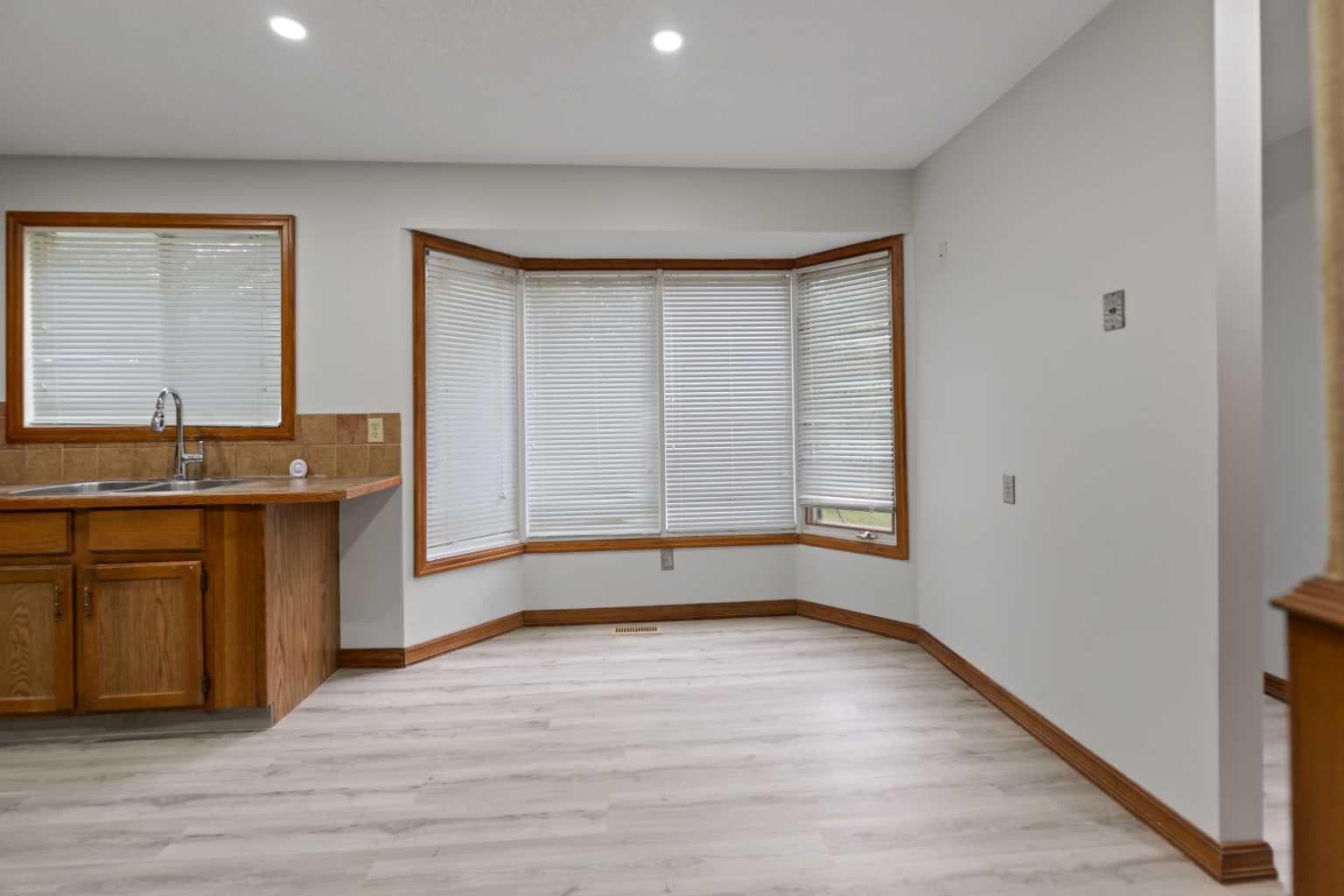 51 castlebury Way NE