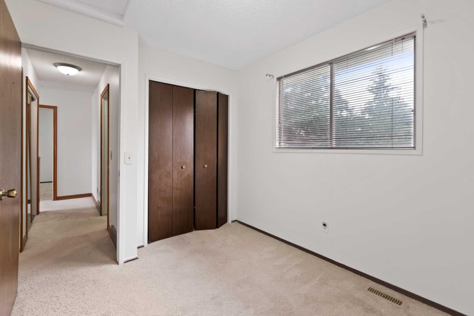 51 castlebury Way NE