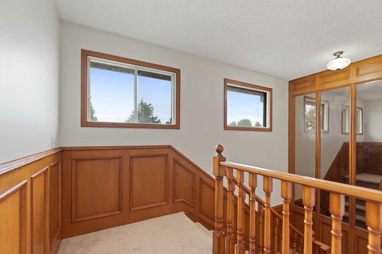 51 castlebury Way NE