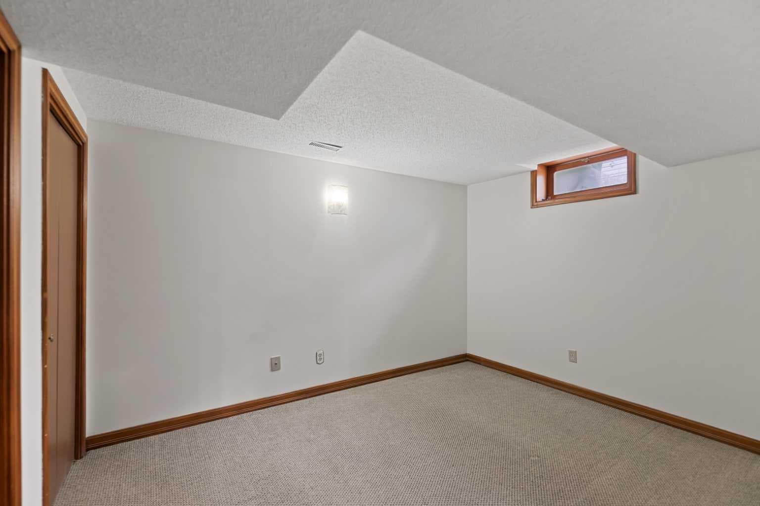 51 castlebury Way NE