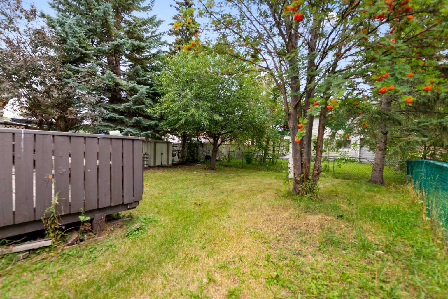 51 castlebury Way NE