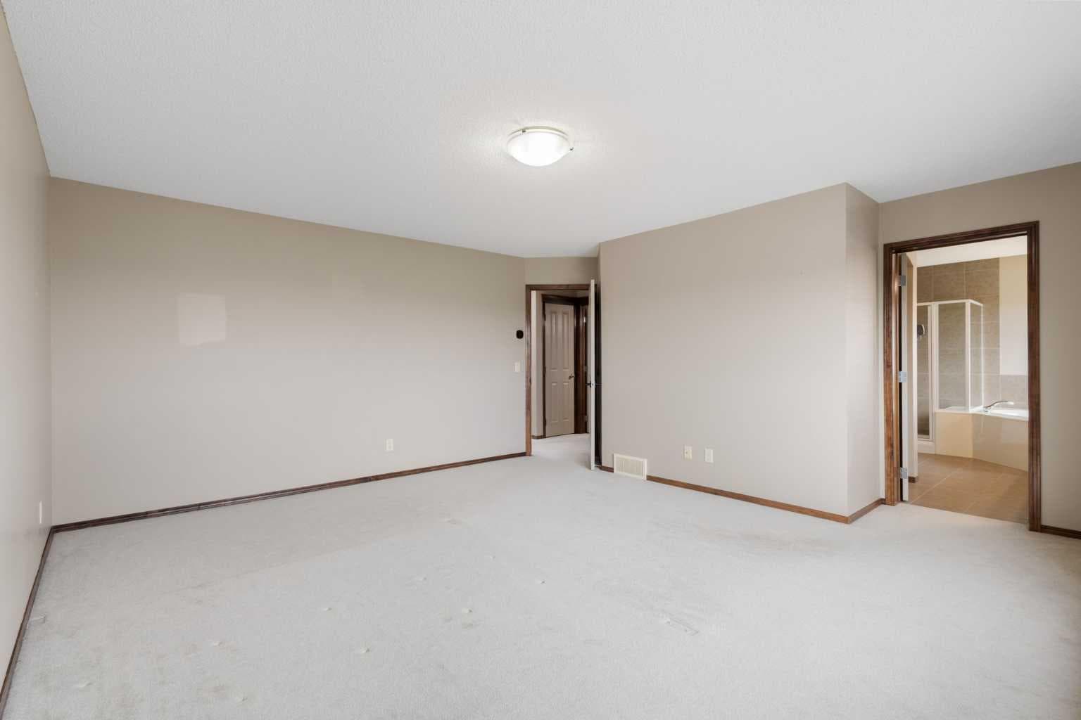 105 cortina Bay SW