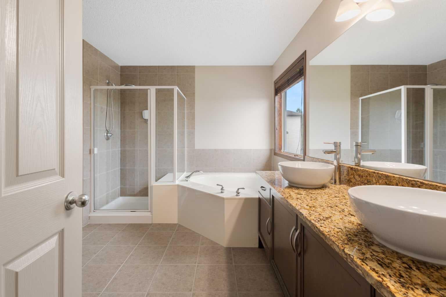 105 cortina Bay SW