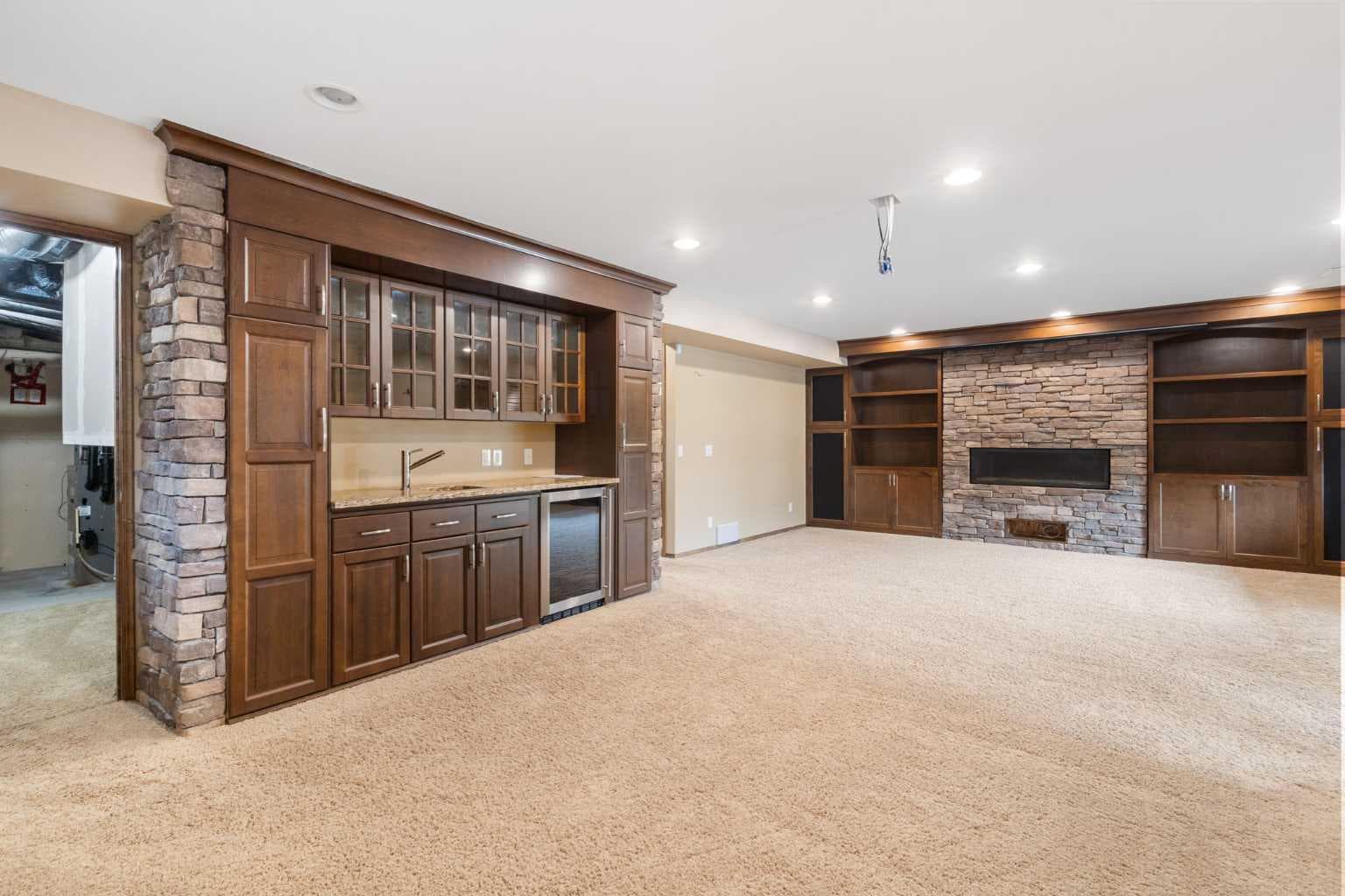 105 cortina Bay SW