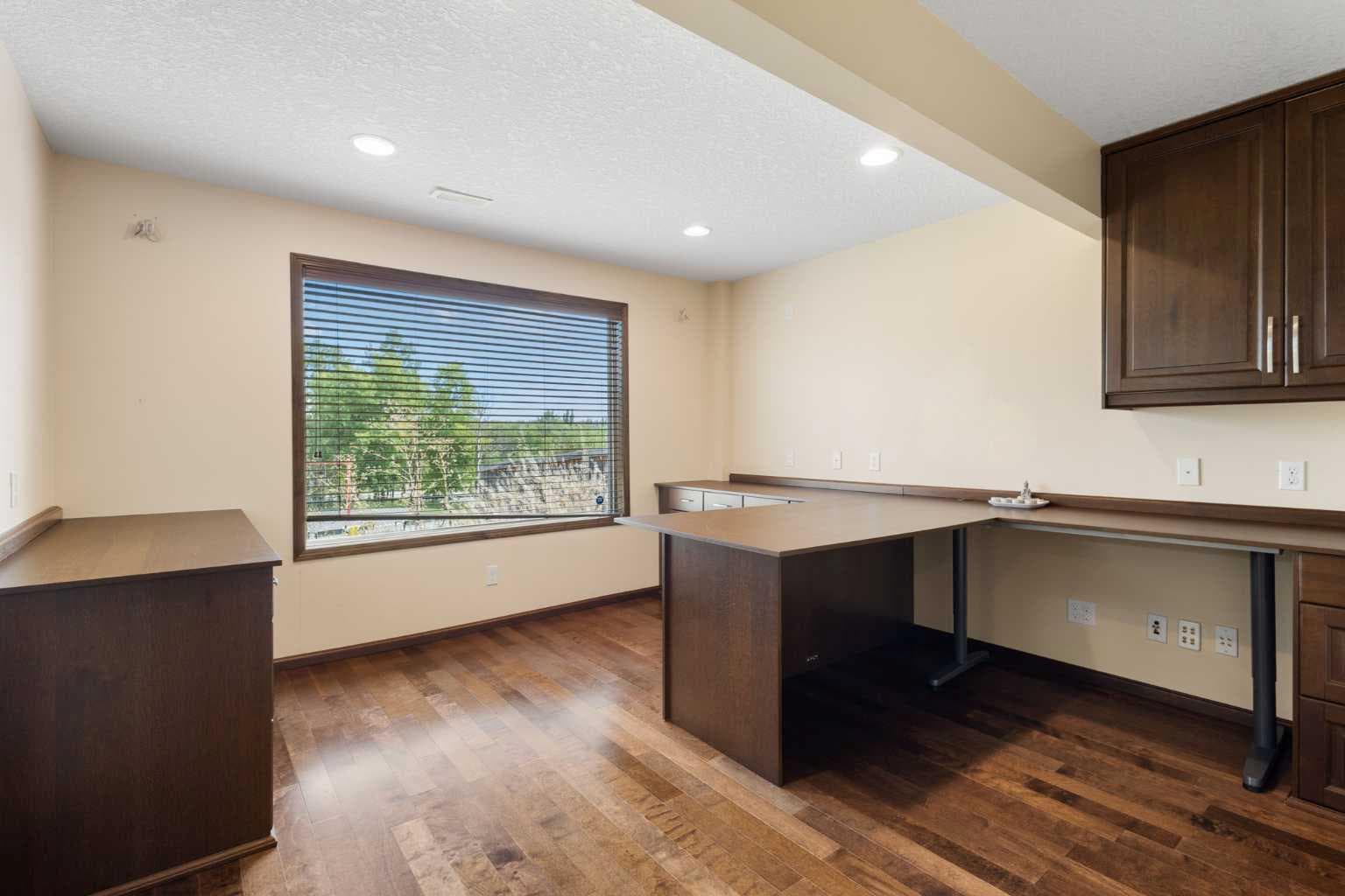 105 cortina Bay SW