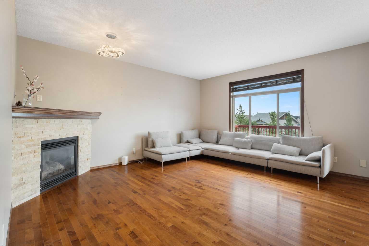 105 cortina Bay SW