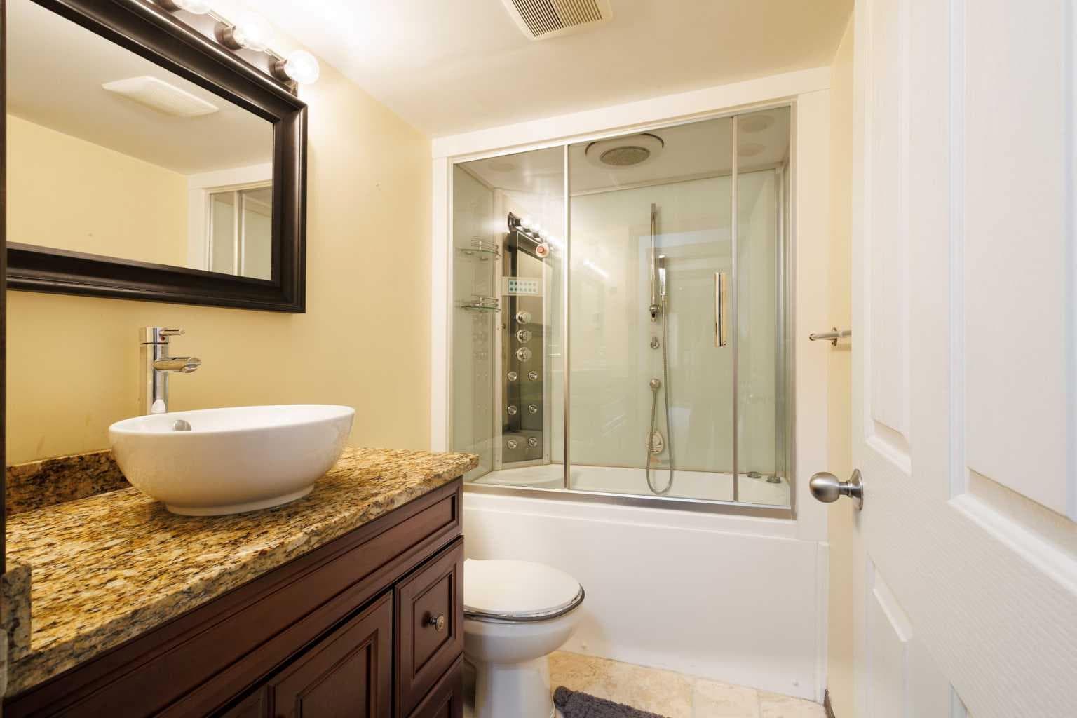 105 cortina Bay SW