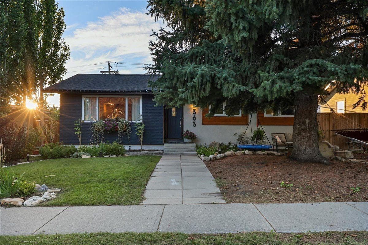 363 Queensland Drive SE