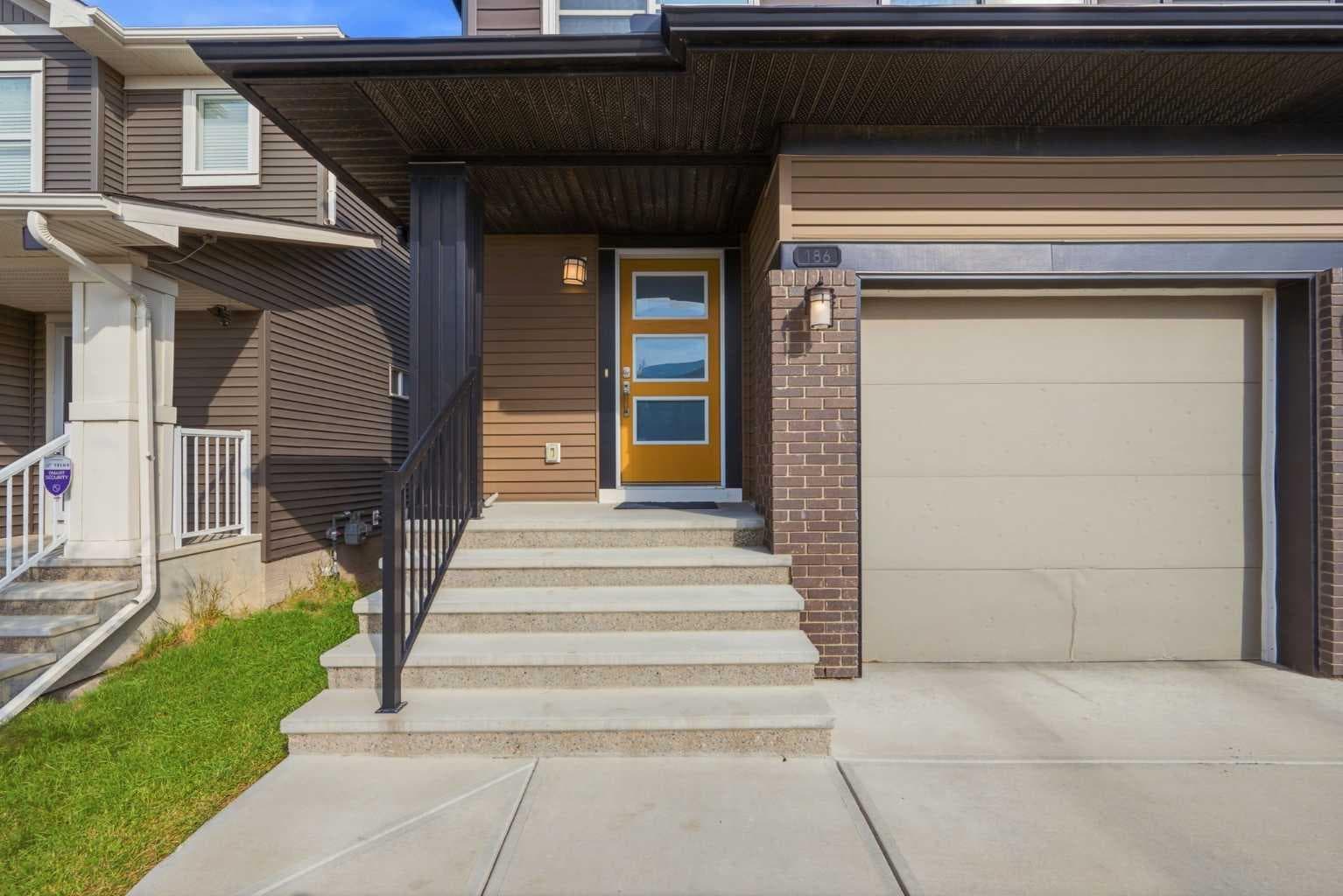 186 Carringvue Park NW