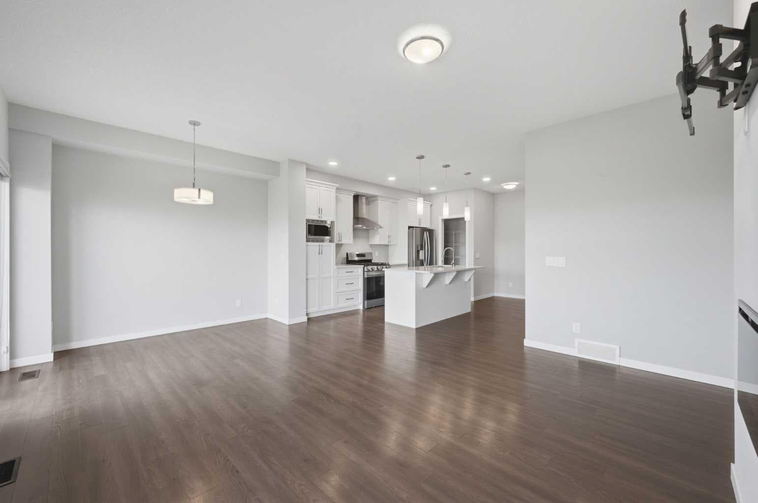 186 Carringvue Park NW