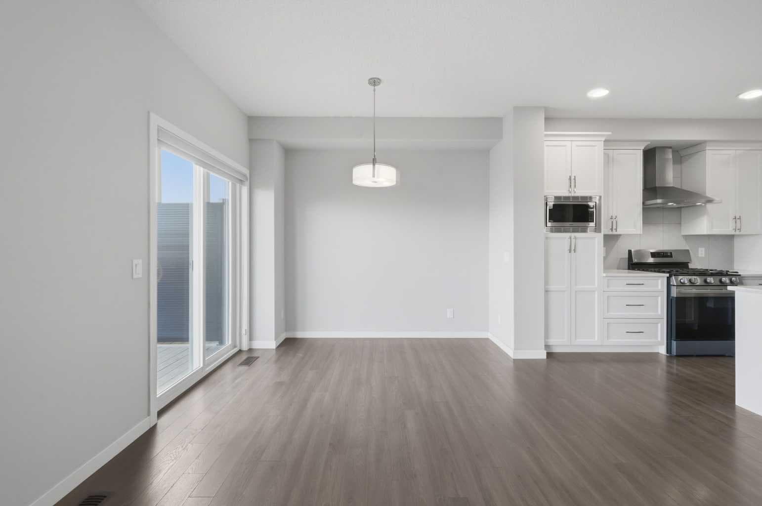 186 Carringvue Park NW