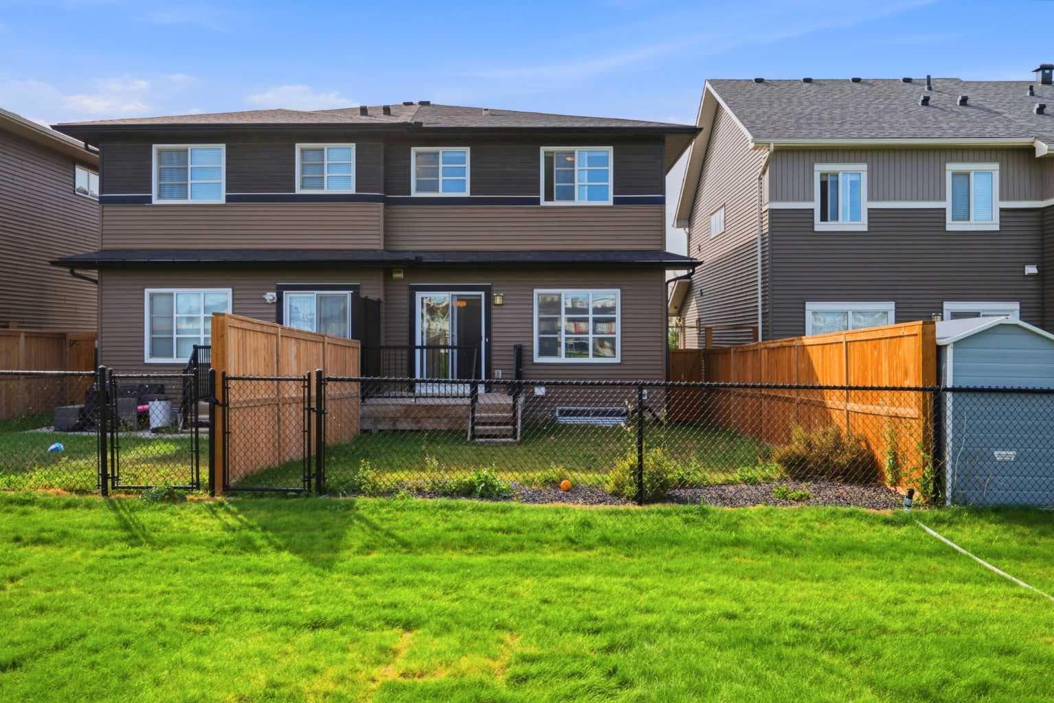 186 Carringvue Park NW