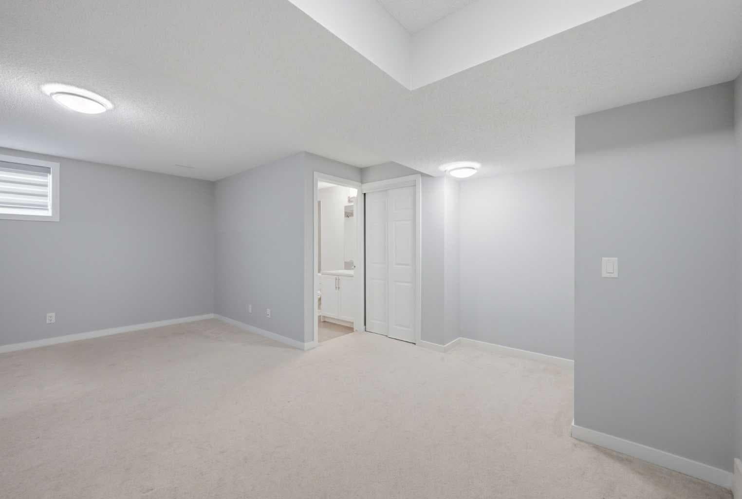 186 Carringvue Park NW
