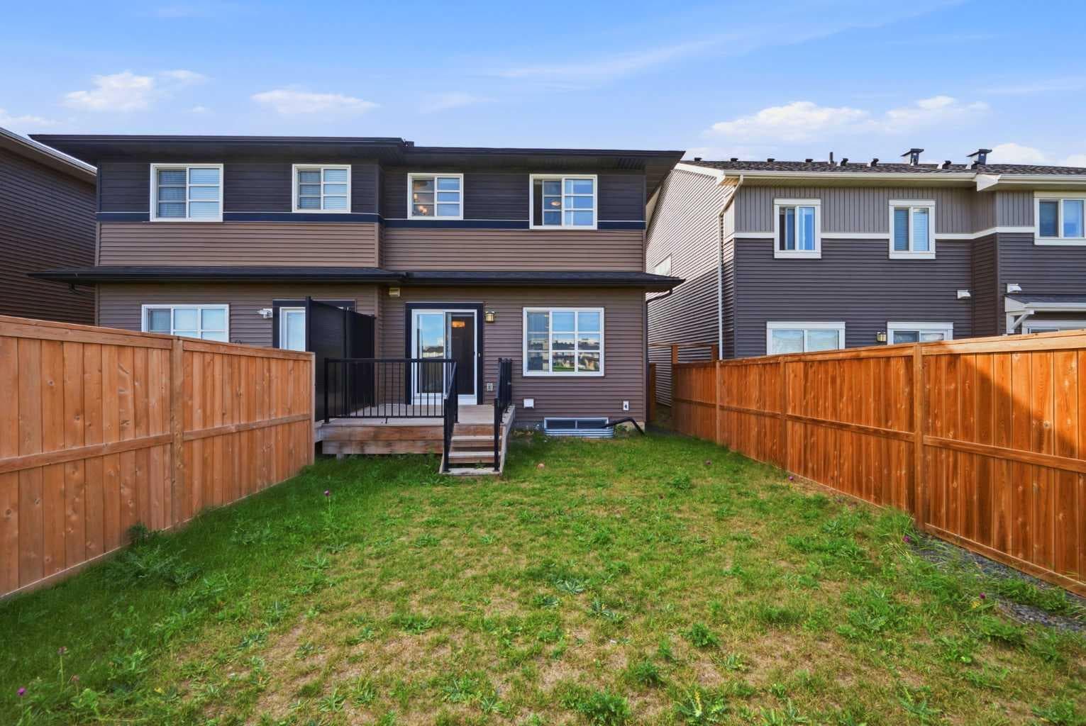 186 Carringvue Park NW