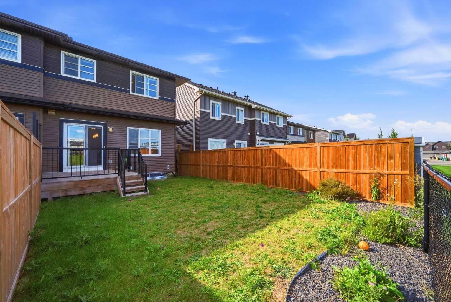 186 Carringvue Park NW
