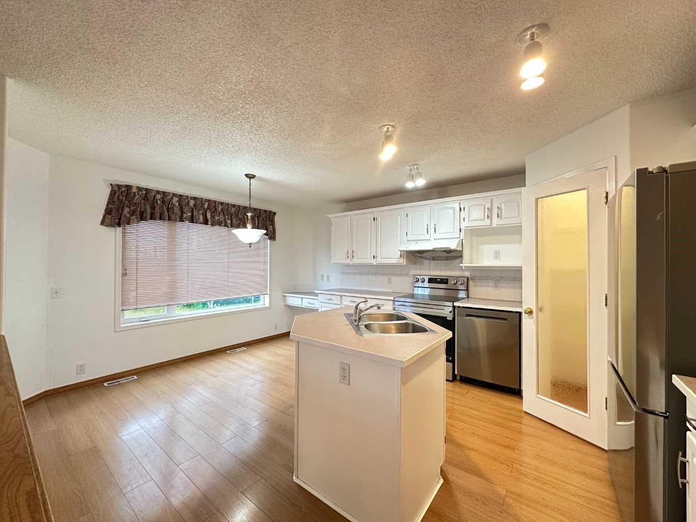 70 Schooner Close NW