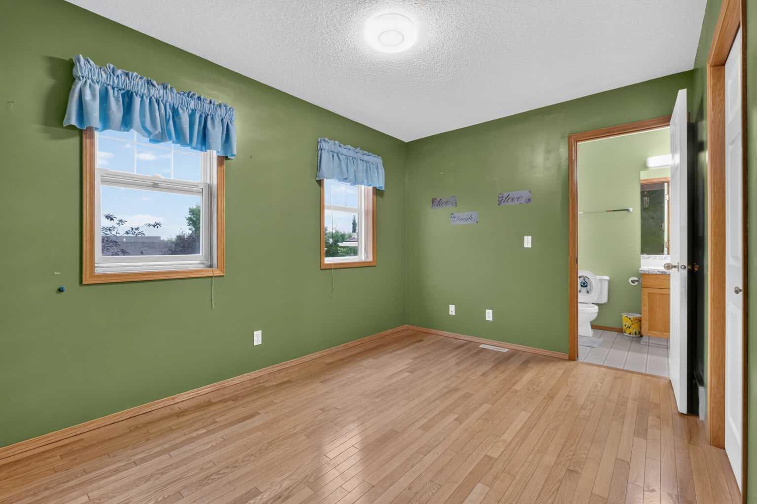 179 Erin Park Drive SE