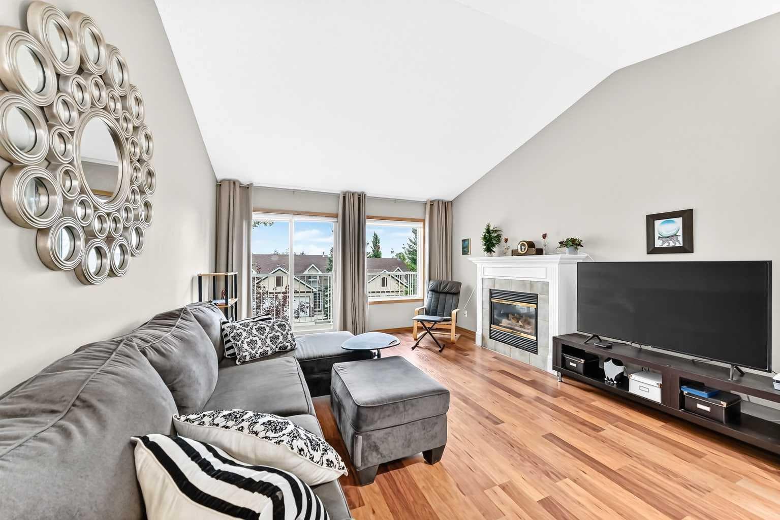 22 Somervale Point SW