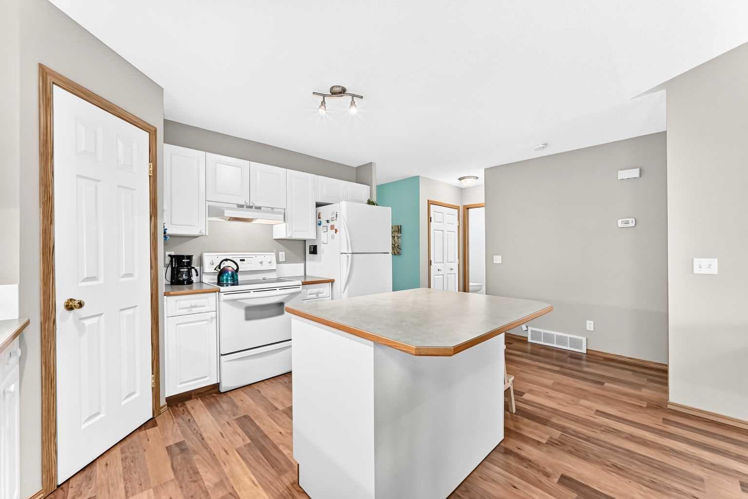 22 Somervale Point SW