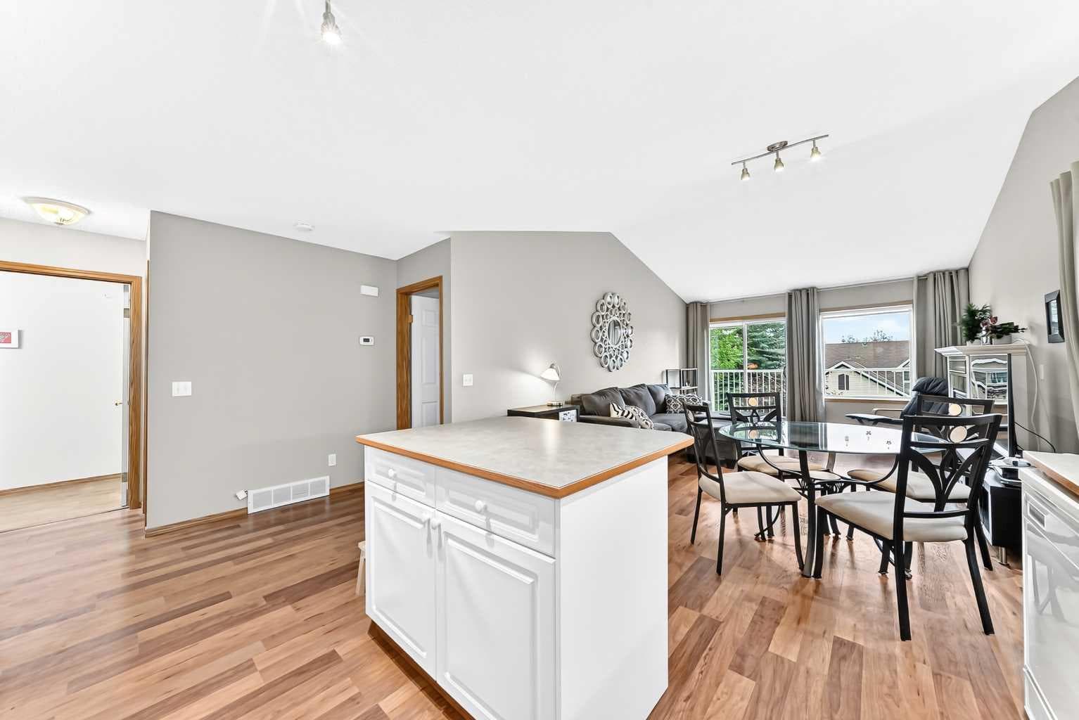 22 Somervale Point SW