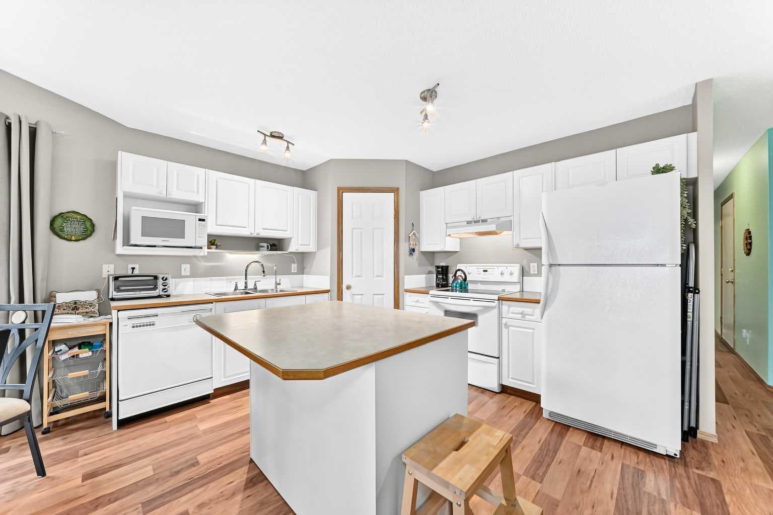 22 Somervale Point SW
