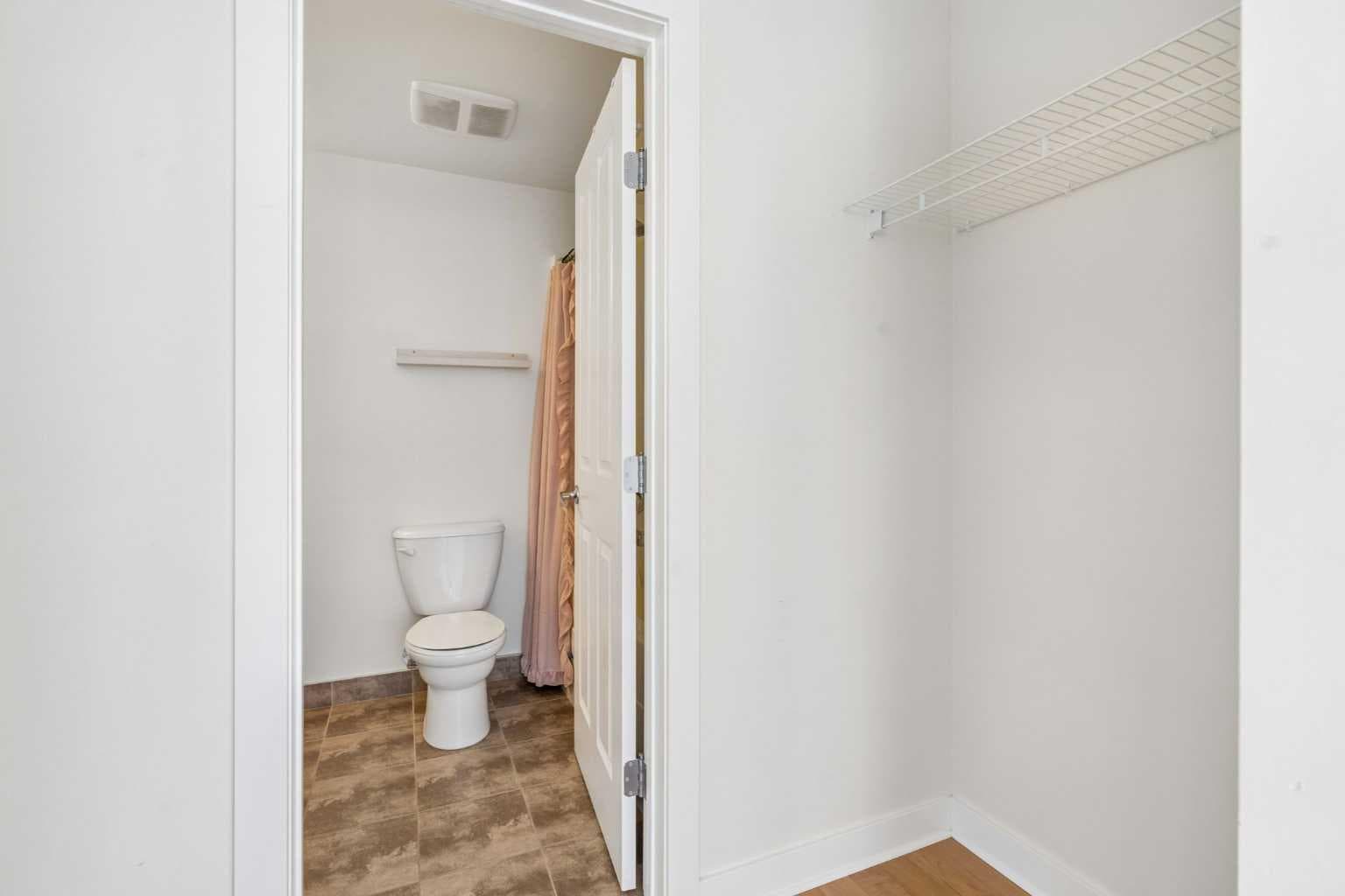 908, 3820 Brentwood Road NW