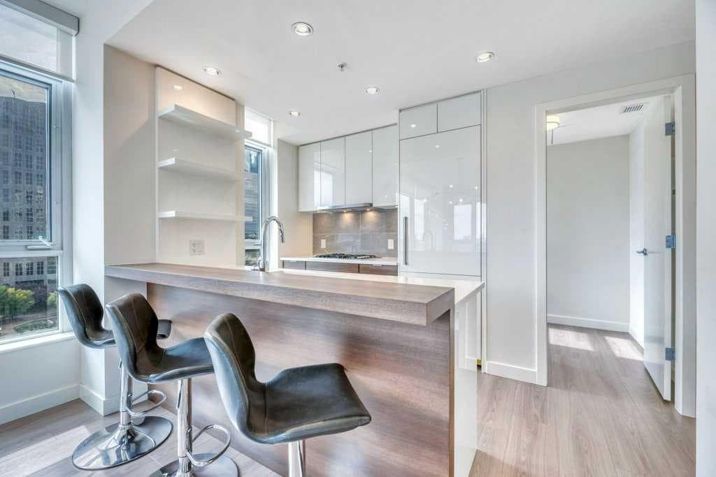 908, 108 Waterfront Court SW
