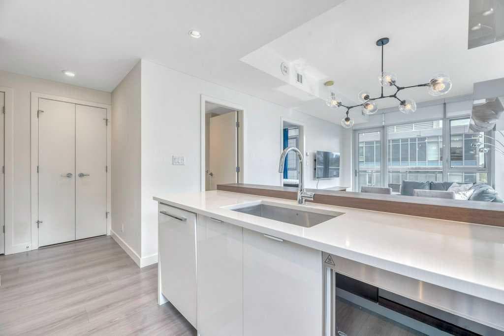 908, 108 Waterfront Court SW