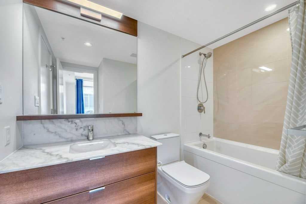 908, 108 Waterfront Court SW
