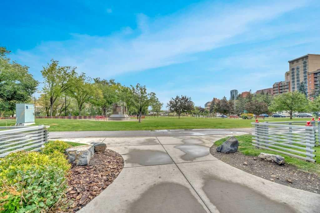 908, 108 Waterfront Court SW