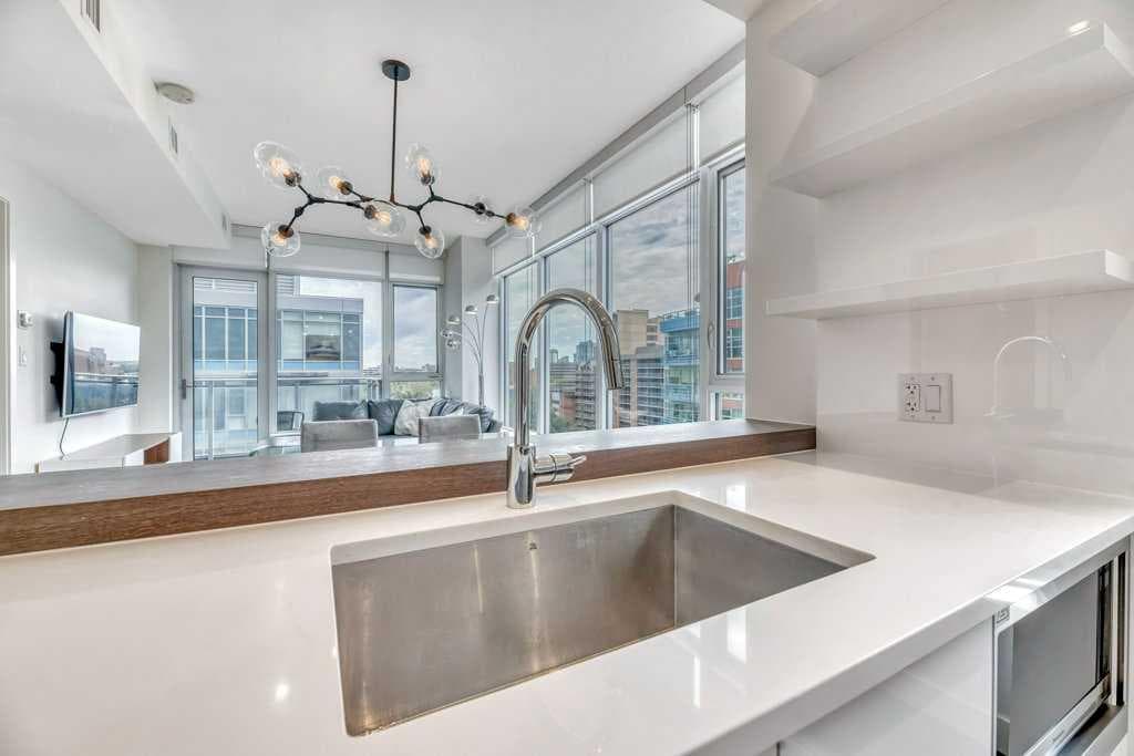 908, 108 Waterfront Court SW