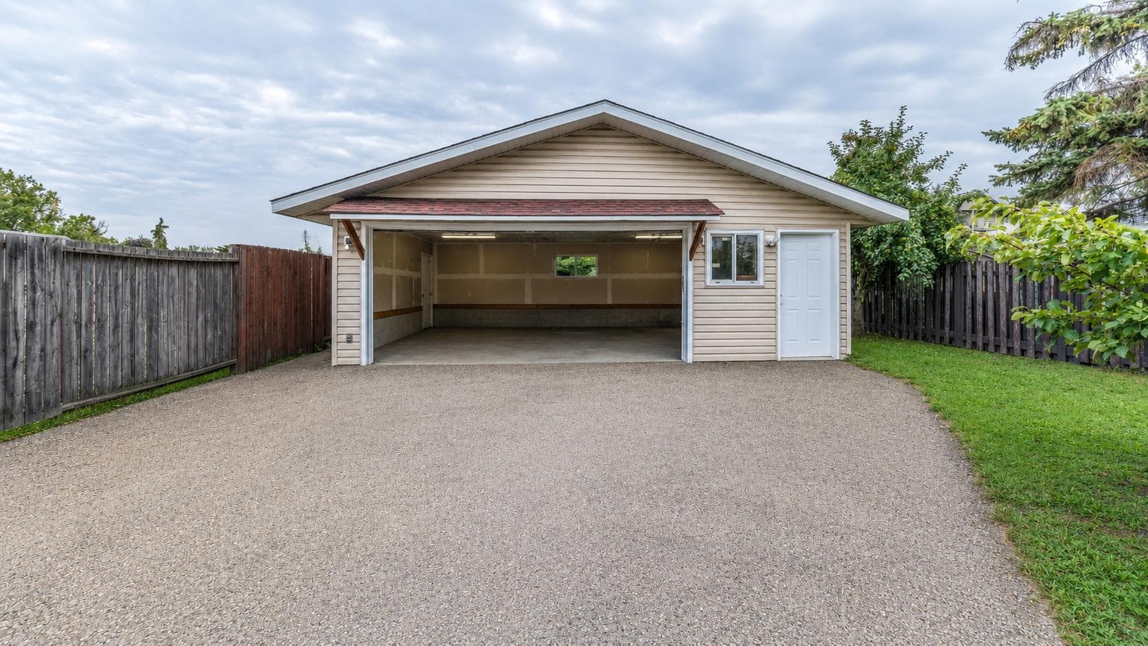 48 Doverglen Crescent SE