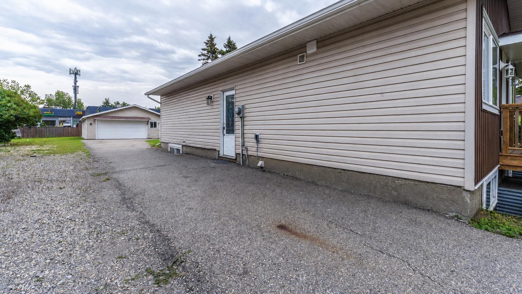 48 Doverglen Crescent SE