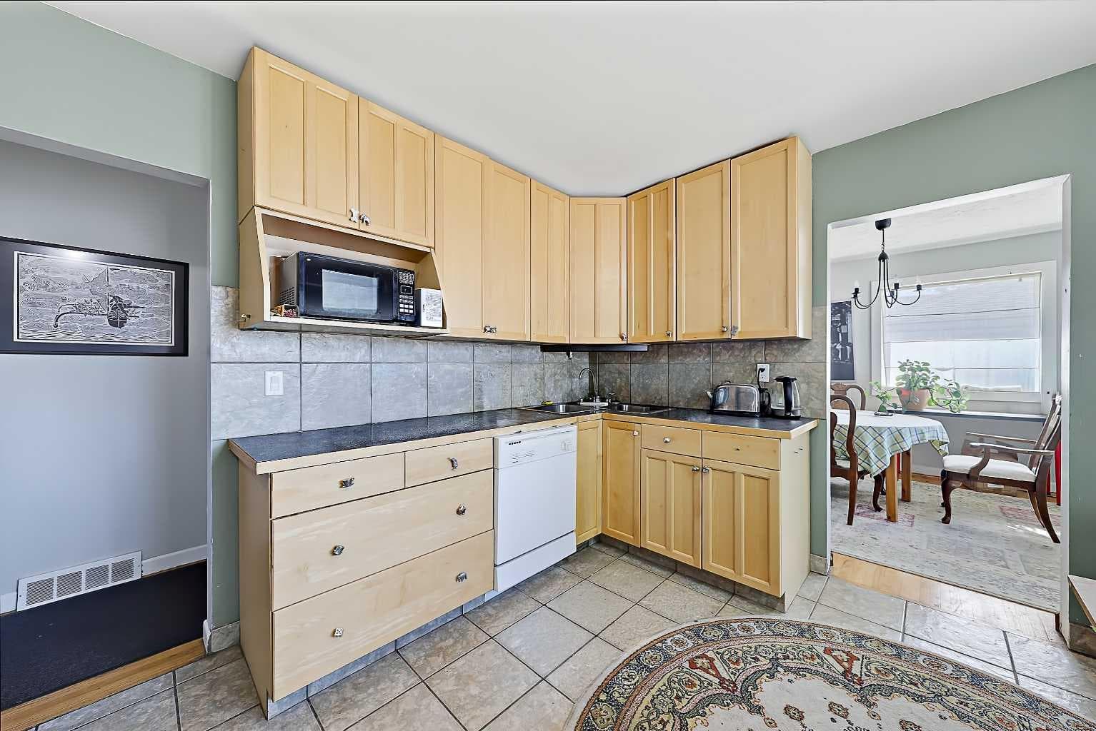 3 Creston Crescent NW