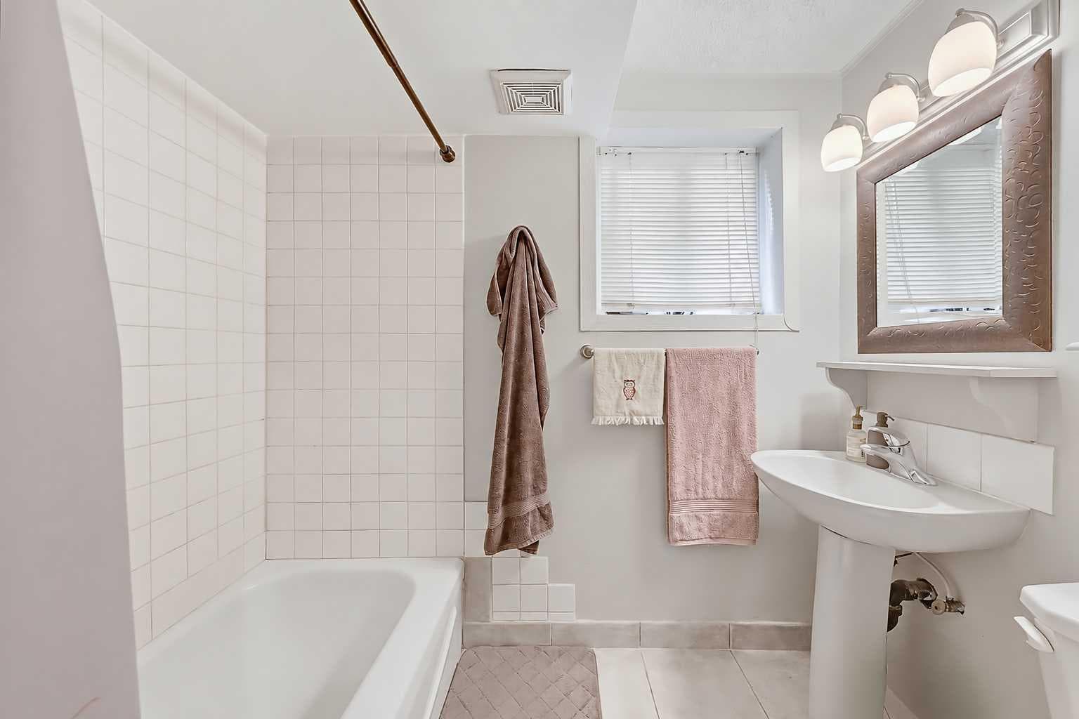 3 Creston Crescent NW