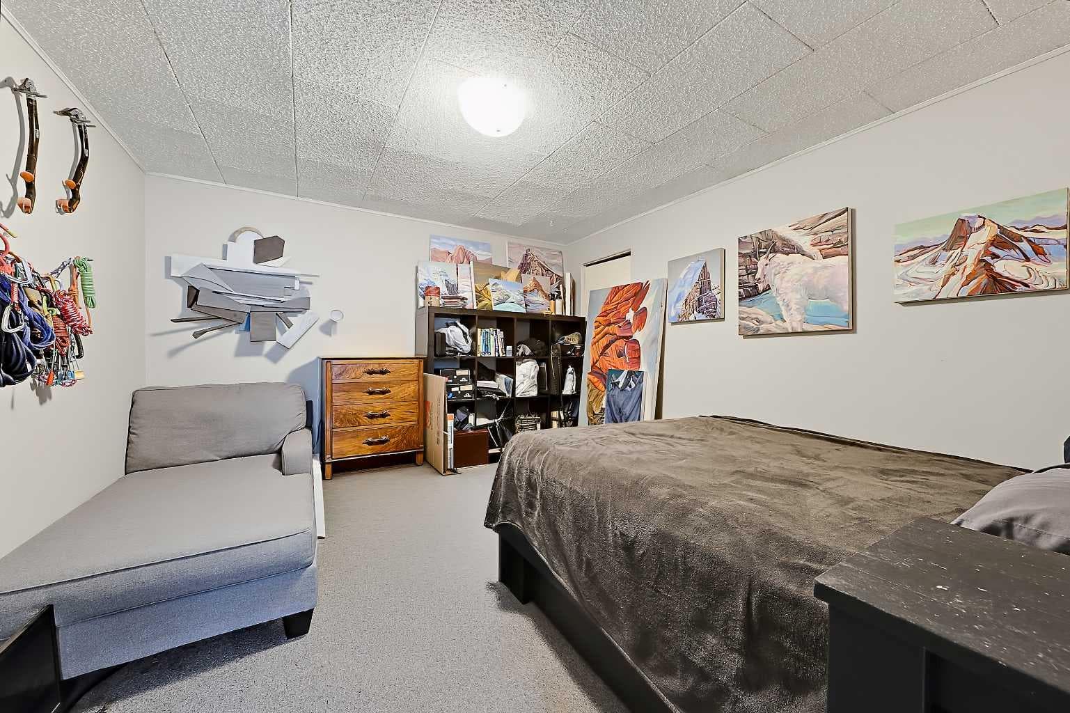 3 Creston Crescent NW