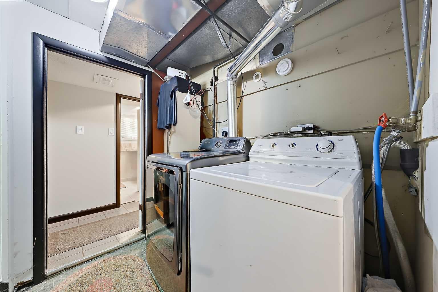 3 Creston Crescent NW