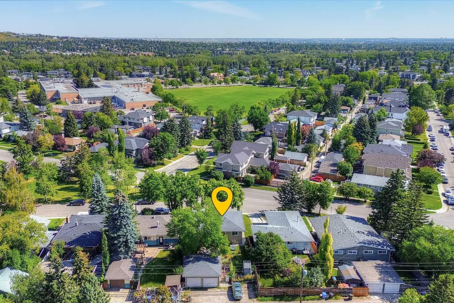3 Creston Crescent NW