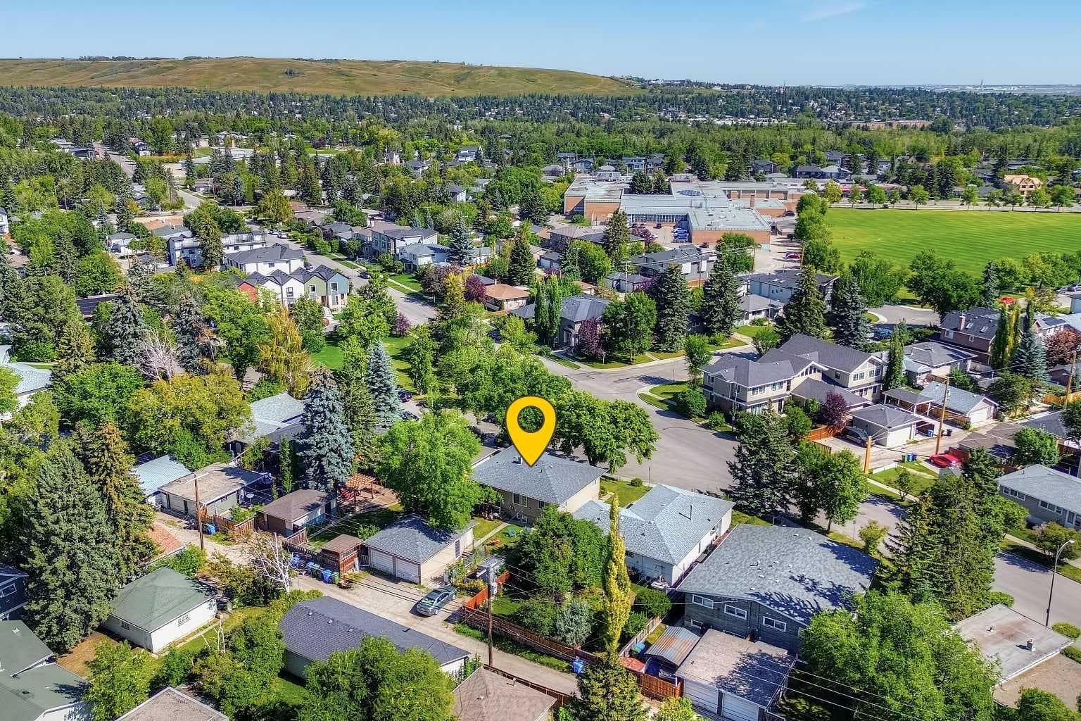 3 Creston Crescent NW